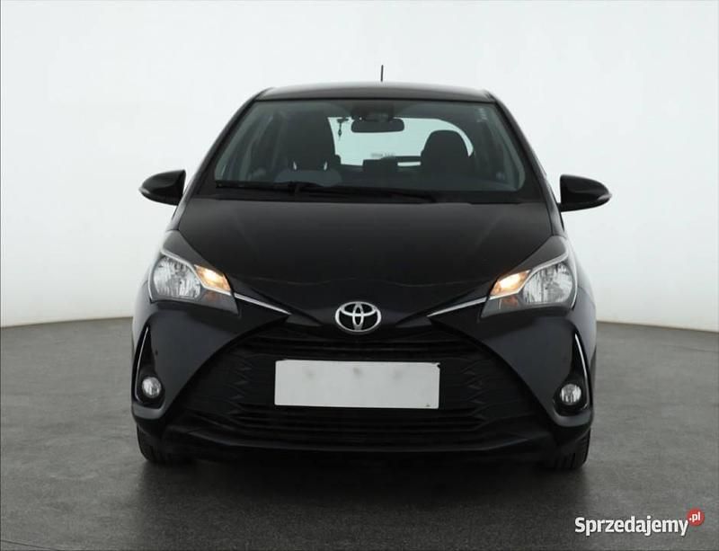 Czarny Używany 2018 Toyota Yaris Hatchback | 42 999 zł (Dobra cena) - Obraz 1/4
