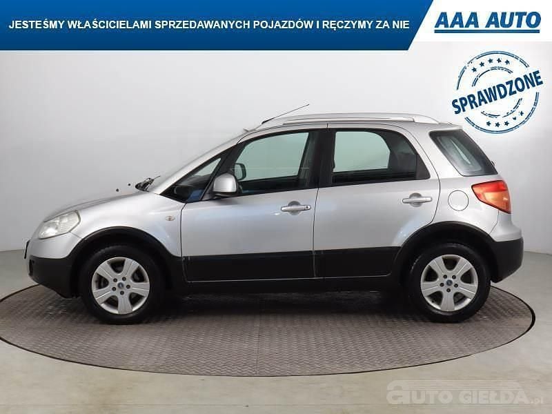 Używany Fiat Sedici 2006 Srebrny SUV