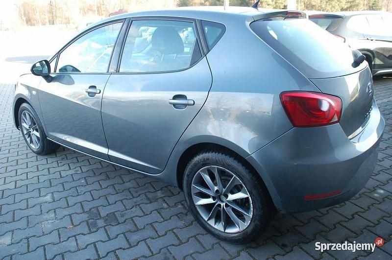 Używany Seat Ibiza I-Tech 75 KM (55 kW) 2015 Szary Hatchback