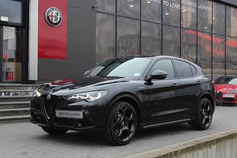 Lakier metalizowany szary vesuvio grey Nowe 2025 Alfa Romeo Stelvio Veloce SUV | 256 900 zł - Obraz 1/4