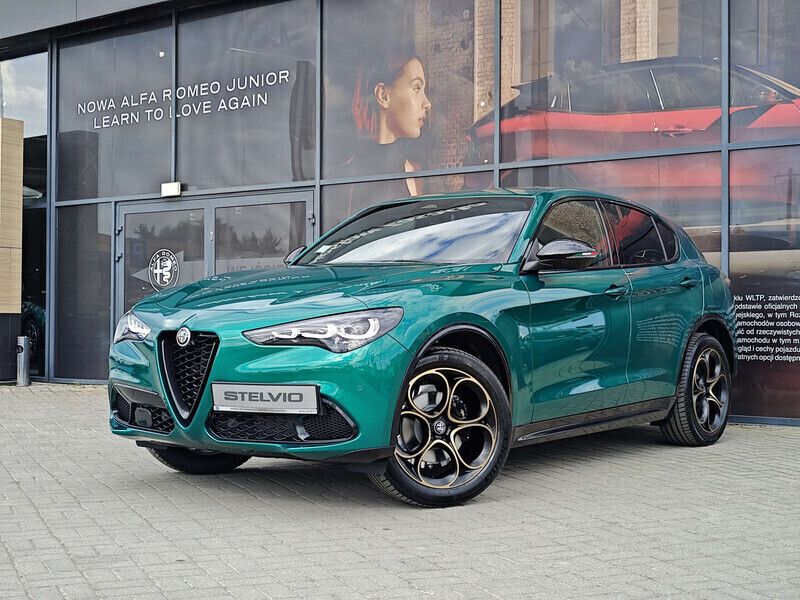 Lakier specjalny zielony montreal green Nowe 2025 Alfa Romeo Stelvio SUV | 248 900 zł - Obraz 1/4