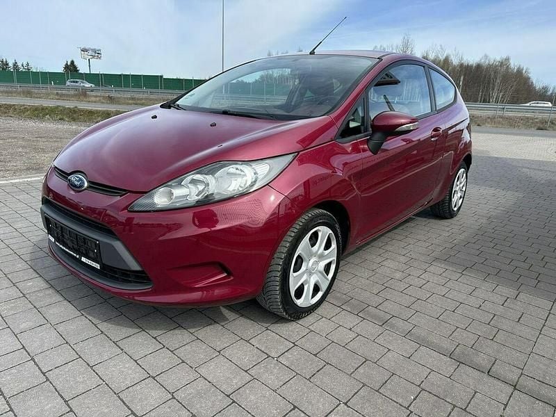 Używany Ford Fiesta 2009 Czerwony Hatchback