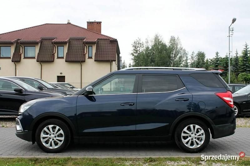 Niebieski Używany 2019 Ssangyong (KGM) XLV SUV | 44 000 zł - Obraz 1/4