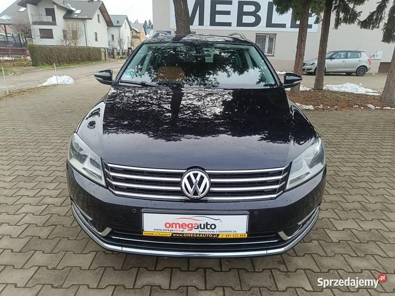 Czarny Używany 2011 VW Passat Kombi | 30 000 zł (Uczciwa cena) - Obraz 1/4