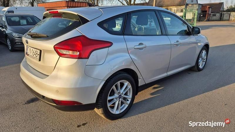 Używany Ford Focus 120 KM (88 kW) 2016 Srebrny Hatchback