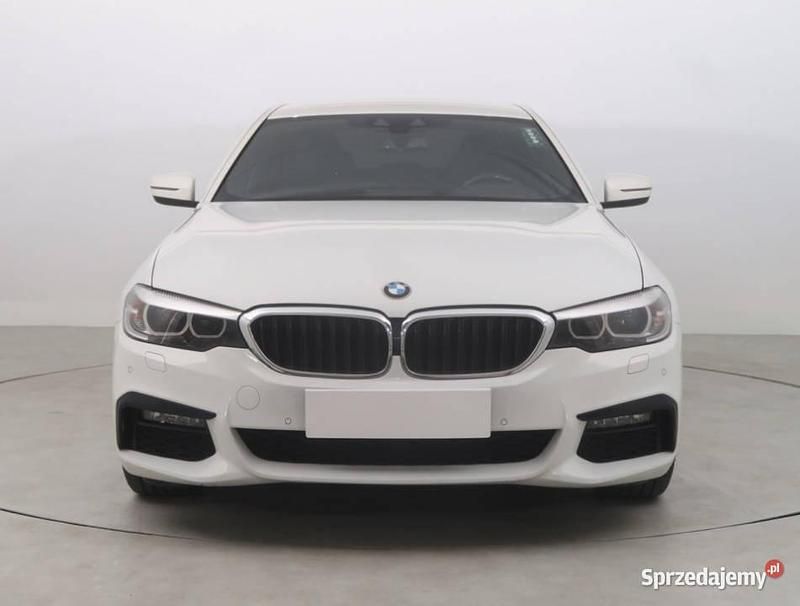 Biały Używany 2019 BMW 518 Sedan/Limuzyna | 101 499 zł (Dobra cena) - Obraz 1/4