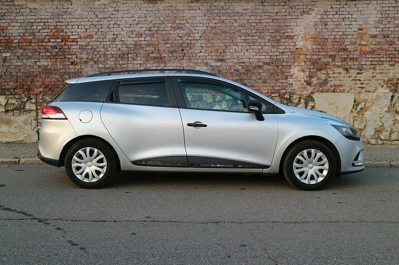 Używany Renault Clio GrandTour 73 KM (53 kW) 2017 Srebrny Kombi