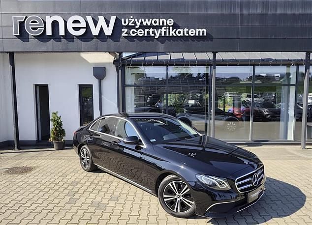Beżowy Używany 2019 Mercedes A220 Sedan/Limuzyna | 99 900 zł (Drogi) - Obraz 1/4