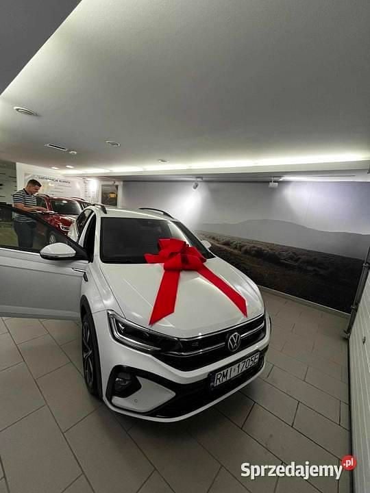 Używany VW Taigo R-line 150 KM (110 kW) 2024 Biały SUV