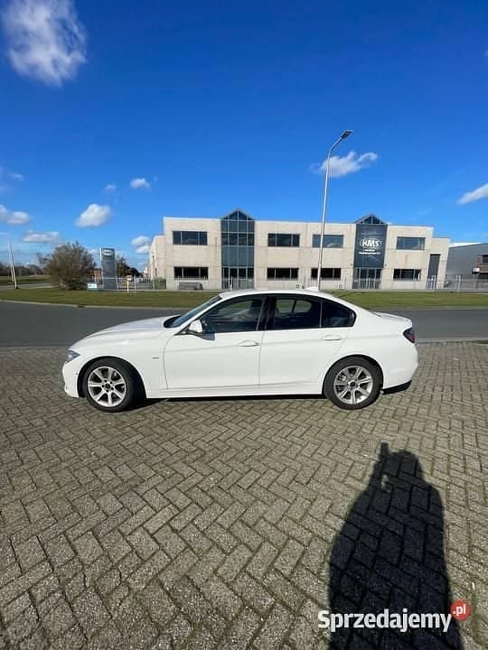 Używany BMW 330 Comfort Edition 2017