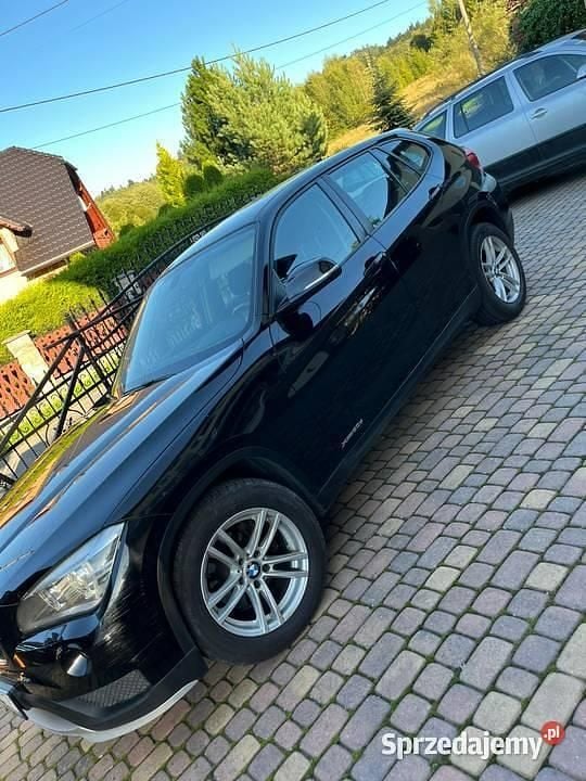 Czarny Używany 2014 BMW X1 SUV | 44 000 zł (Uczciwa cena) - Obraz 1/4