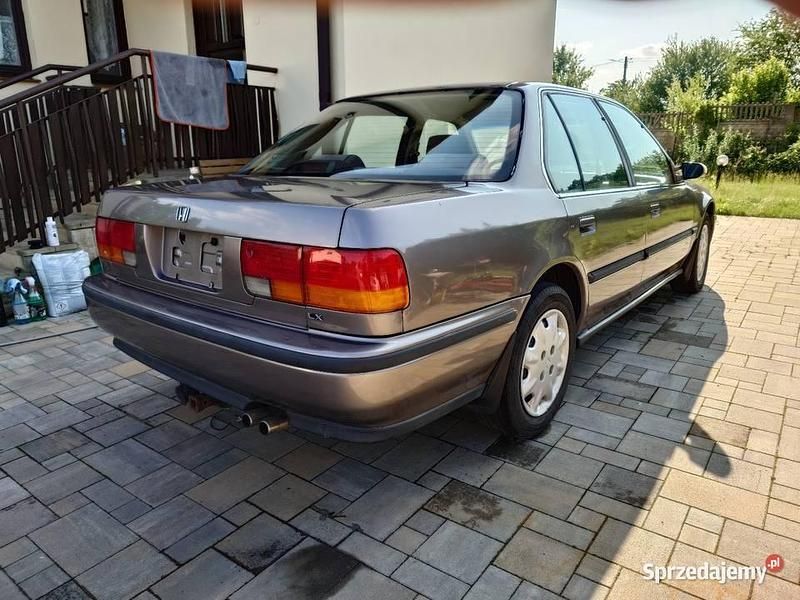 Używany Honda Accord 1992 Brązowy Sedan/Limuzyna