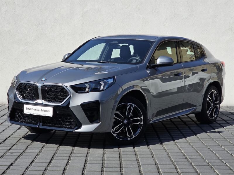 Szary skyscraper metalizowany Używany 2024 BMW X2 Luxury Line SUV | 189 900 zł - Obraz 1/3