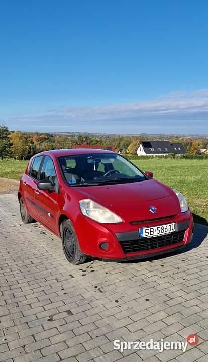 Używany 2010 Renault Clio II Hatchback | 5700 zł (Super Cena) - Obraz 1/4
