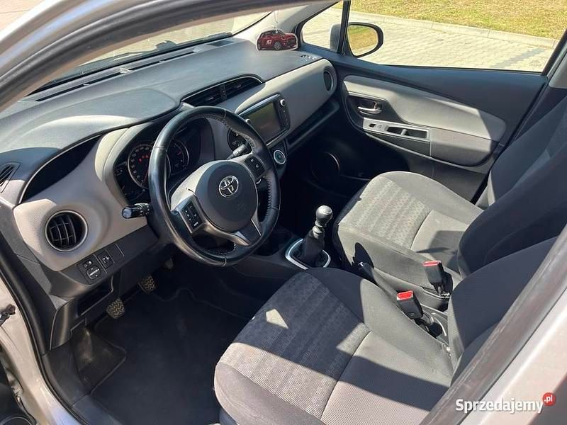 Używany Toyota Yaris Premium 99 KM (72 kW) 2016 Hatchback