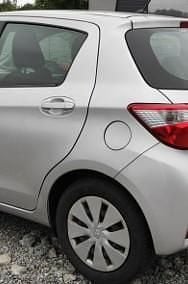 Używany Toyota Yaris 112 KM (82 kW) 2020 Srebrny Hatchback