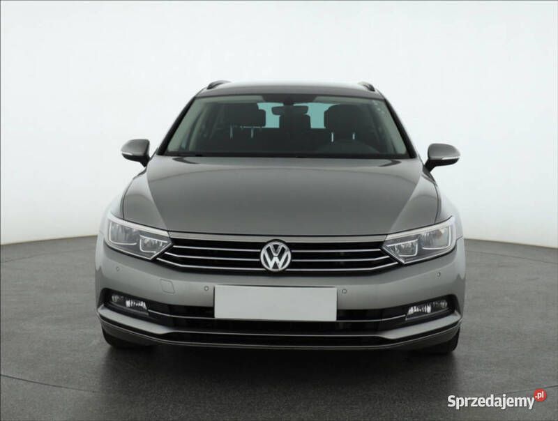 Srebrny Używany 2015 VW Passat Kombi | 50 999 zł (Uczciwa cena) - Obraz 1/4