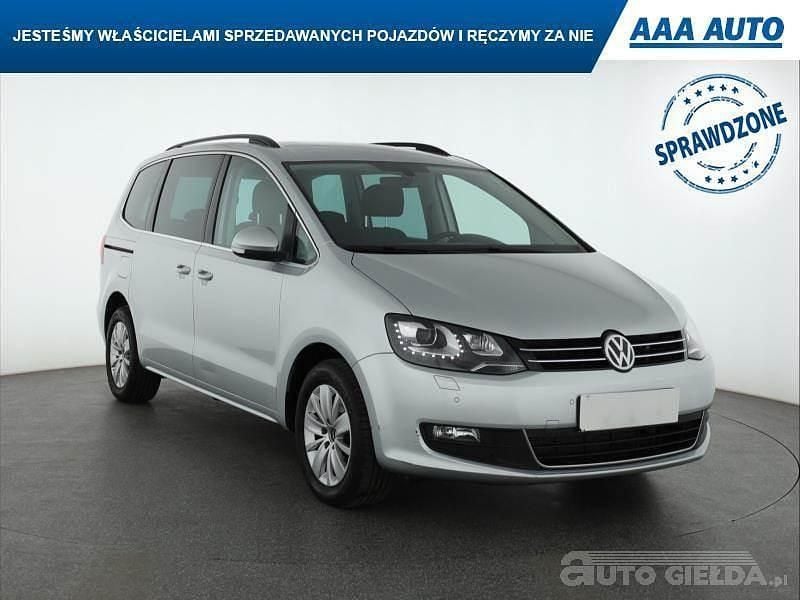 Używany VW Sharan 2016 Srebrny Minivan
