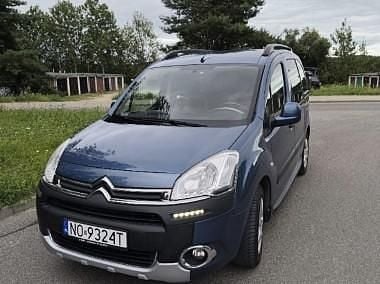 Niebieski Używany 2015 Citroën Berlingo XTR Minivan | 31 900 zł (Uczciwa cena) - Obraz 1/4