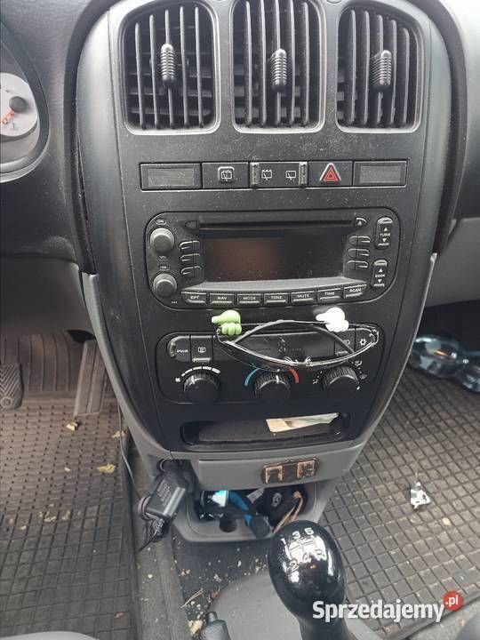 Używany 2004 Chrysler Voyager Minivan | 12 500 zł (Uczciwa cena) - Obraz 1/4