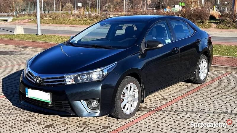 Czarny Używany 2015 Toyota Corolla Sedan/Limuzyna | 37 900 zł (Dobra cena) - Obraz 1/4
