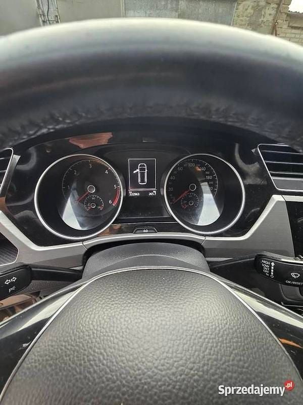 Używany VW Touran 2016 Złoty Minivan