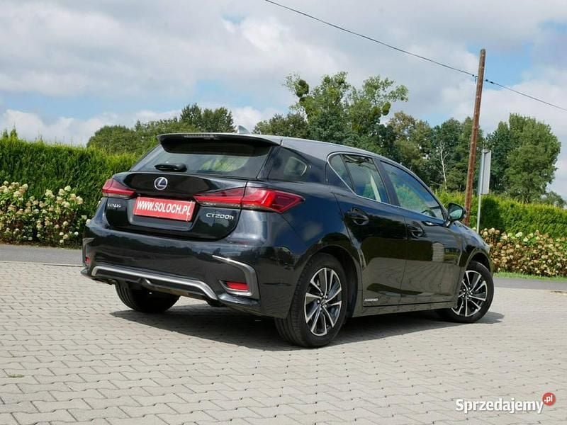 Czarny Używany 2017 Lexus CT200h Hatchback | 69 900 zł (Dość drogi) - Obraz 1/4