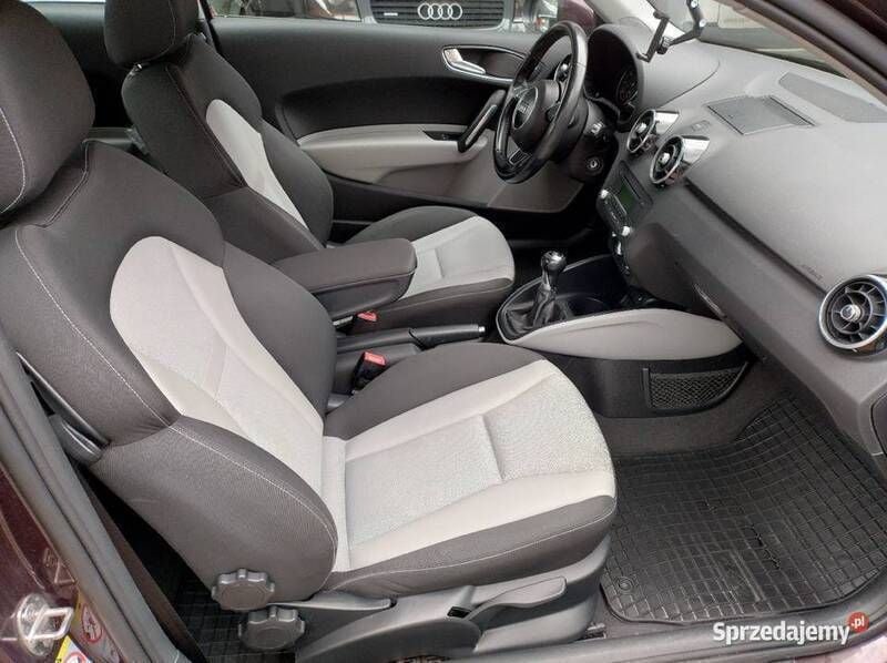 Wiśniowy Używany 2011 Audi A1 Hatchback | 28 900 zł (Uczciwa cena) - Obraz 1/4