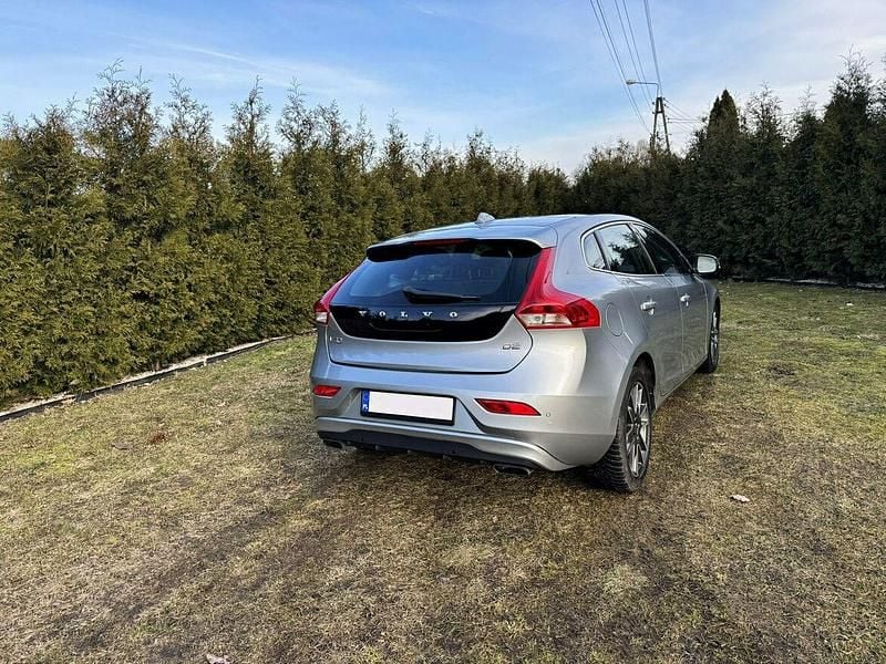 Używany Volvo V40 Momentum 115 KM (84 kW) 2014 Szary Kombi