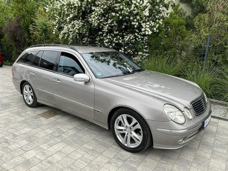 Złoty (metalik) Używany 2006 Mercedes E280 Kombi | 27 900 zł - Obraz 1/4