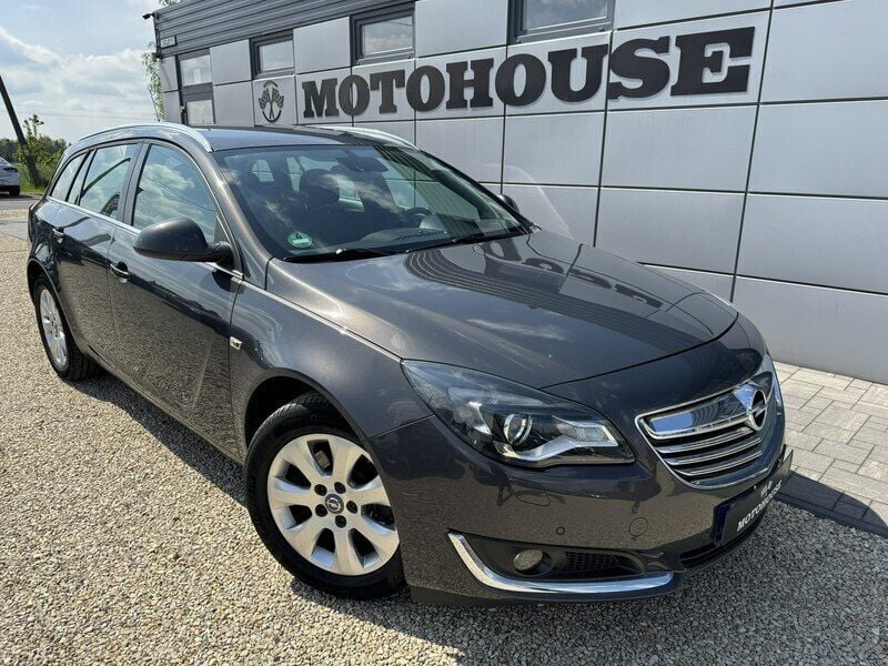 Szary Używany 2013 Opel Insignia Edition Kombi | 35 900 zł (Uczciwa cena) - Obraz 1/4