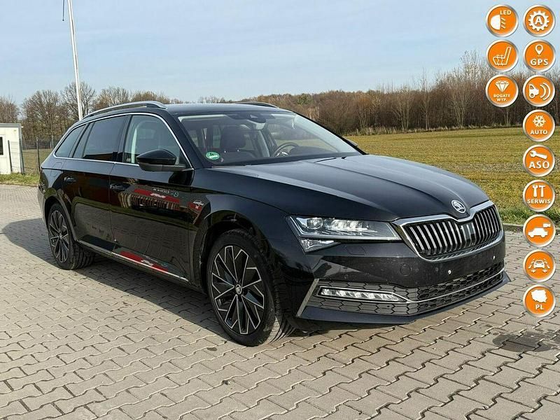 Czarny (metalik) Używany 2022 Skoda Superb LAURIN & KLEMENT Kombi | 67 900 zł - Obraz 1/4