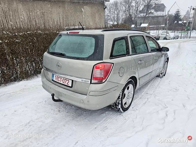 Używany Opel Astra Sport 120 KM (88 kW) 2007 Kombi
