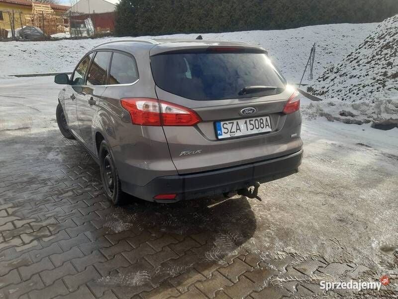 Używany Ford Focus Titanium 2013 Srebrny Kombi