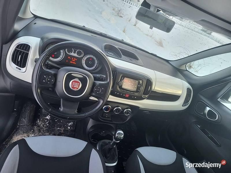 Biały Używany 2013 Fiat 500L Minivan | 23 850 zł (Uczciwa cena) - Obraz 1/4