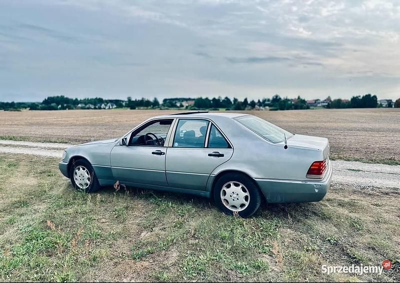 Używany Mercedes 300 SE 1991 Srebrny Sedan/Limuzyna