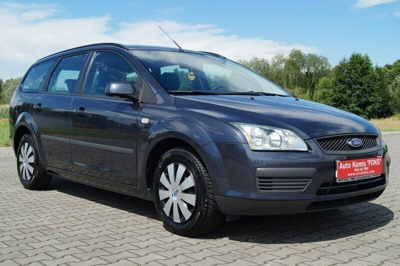 Używany Ford Focus 101 KM (74 kW) 2006 Szary Sedan/Limuzyna