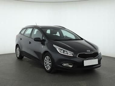 Używany Kia Ceed 90 KM (66 kW) 2015 Szary Hatchback