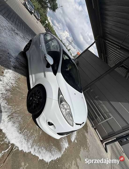 Używany Ford Fiesta 95 KM (69 kW) 2011 Biały Hatchback