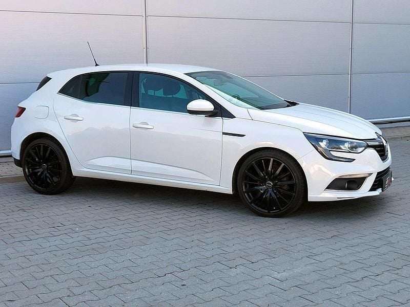 Używany Renault Mégane IV 110 KM (80 kW) 2016 Biały (metalik, perła) Hatchback