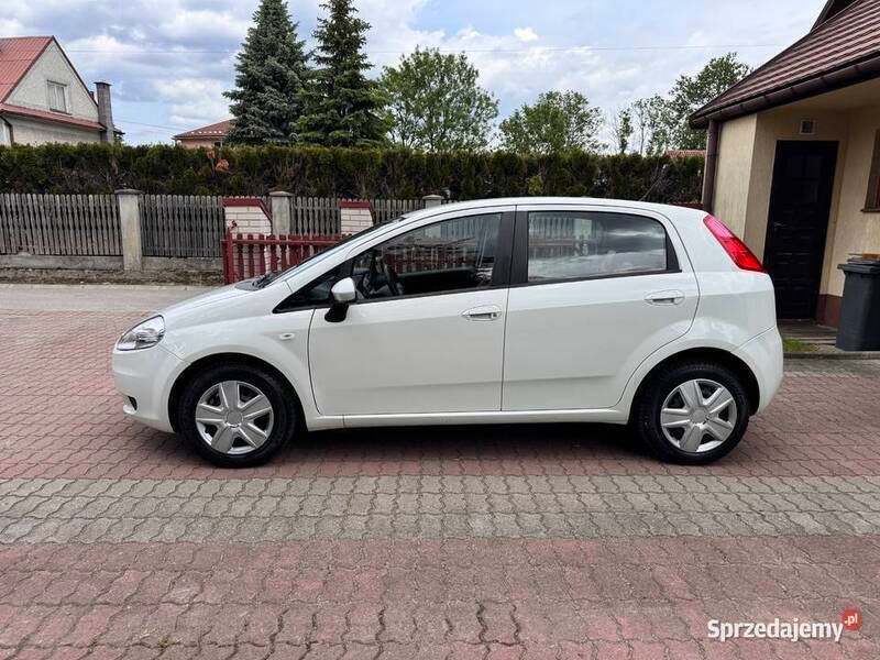 Biały Używany 2010 Fiat Grande Punto Hatchback | 19 900 zł - Obraz 1/4