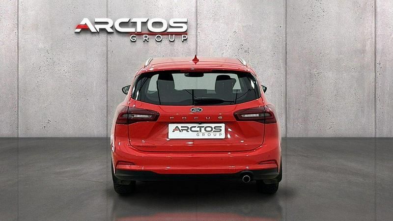 Używany Ford Focus Titanium 120 KM (88 kW) 2022 Czerwony Kombi