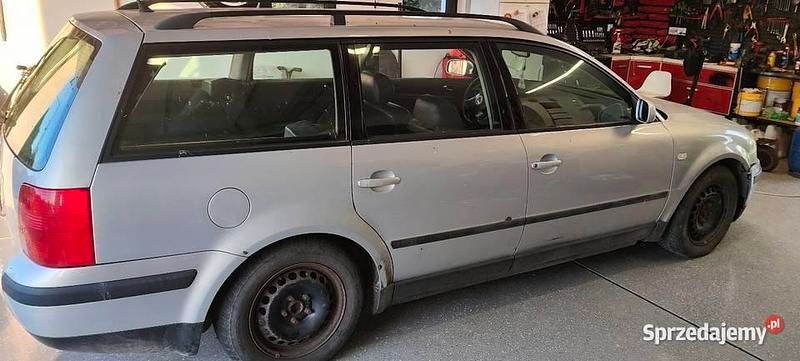 Srebrny Używany 2000 VW Passat Kombi | 1000 zł (Super Cena) - Obraz 1/4