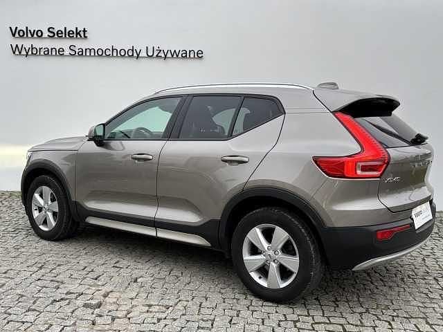 Używany Volvo XC40 197 KM (144 kW) 2022 Szary SUV