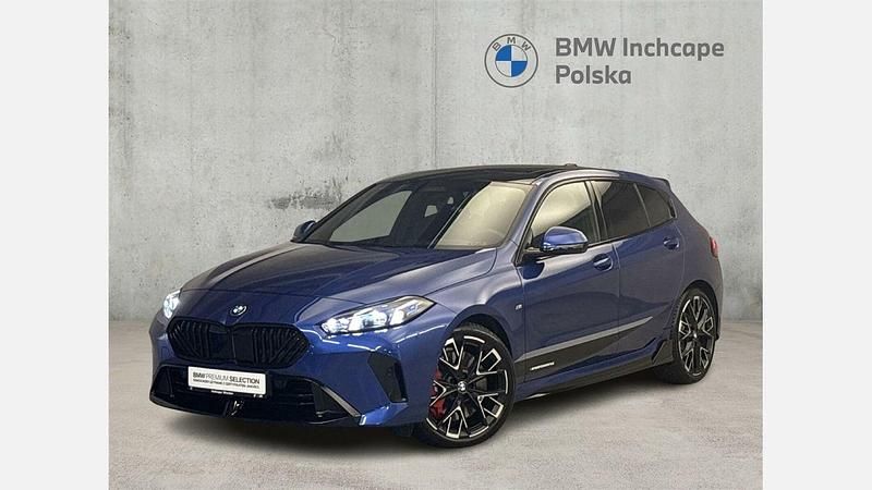 Niebieski portimao m metalizowany Używany 2024 BMW 120 Shadowline Hatchback | 189 900 zł (Uczciwa cena) - Obraz 1/3