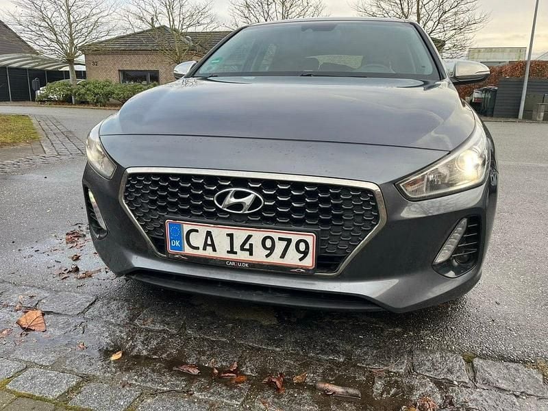 Używany Hyundai i30 140 KM (102 kW) 2017 Szary Hatchback