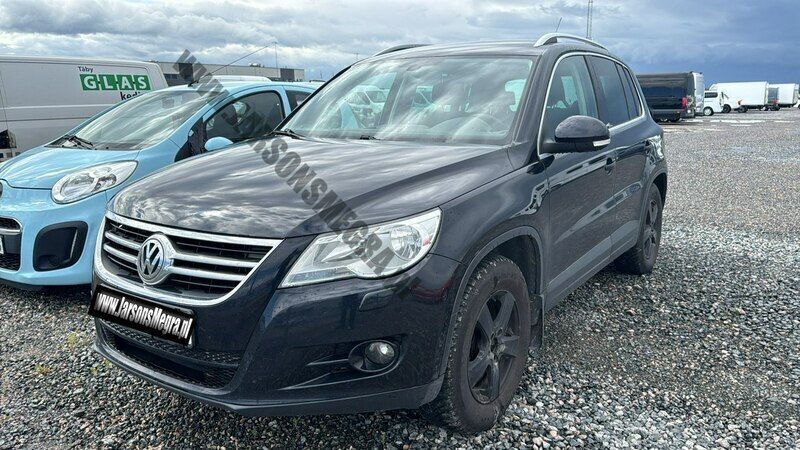Czarny Używany 2010 VW Tiguan SUV | 19 300 zł (Super Cena) - Obraz 1/4