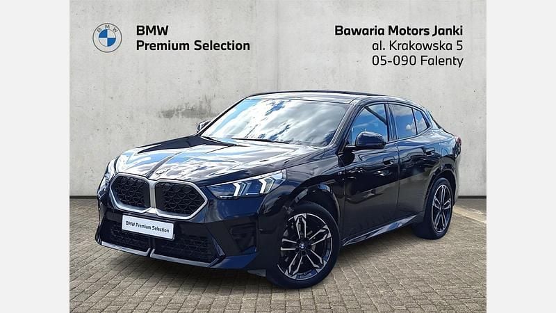 Czarny szafir metalizowany Używany 2024 BMW X2 Luxury Line SUV | 179 900 zł - Obraz 1/3