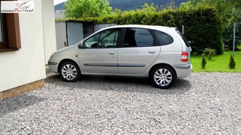Srebrny (metalik) Używany 2002 Renault Scénic Expression+ Minivan | 6700 zł - Obraz 1/4