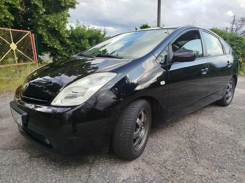 Czarny Używany 2004 Toyota Prius Hatchback | 10 500 zł - Obraz 1/4